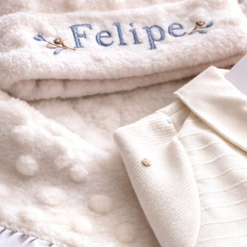 Touca Personalizada soft com pompom